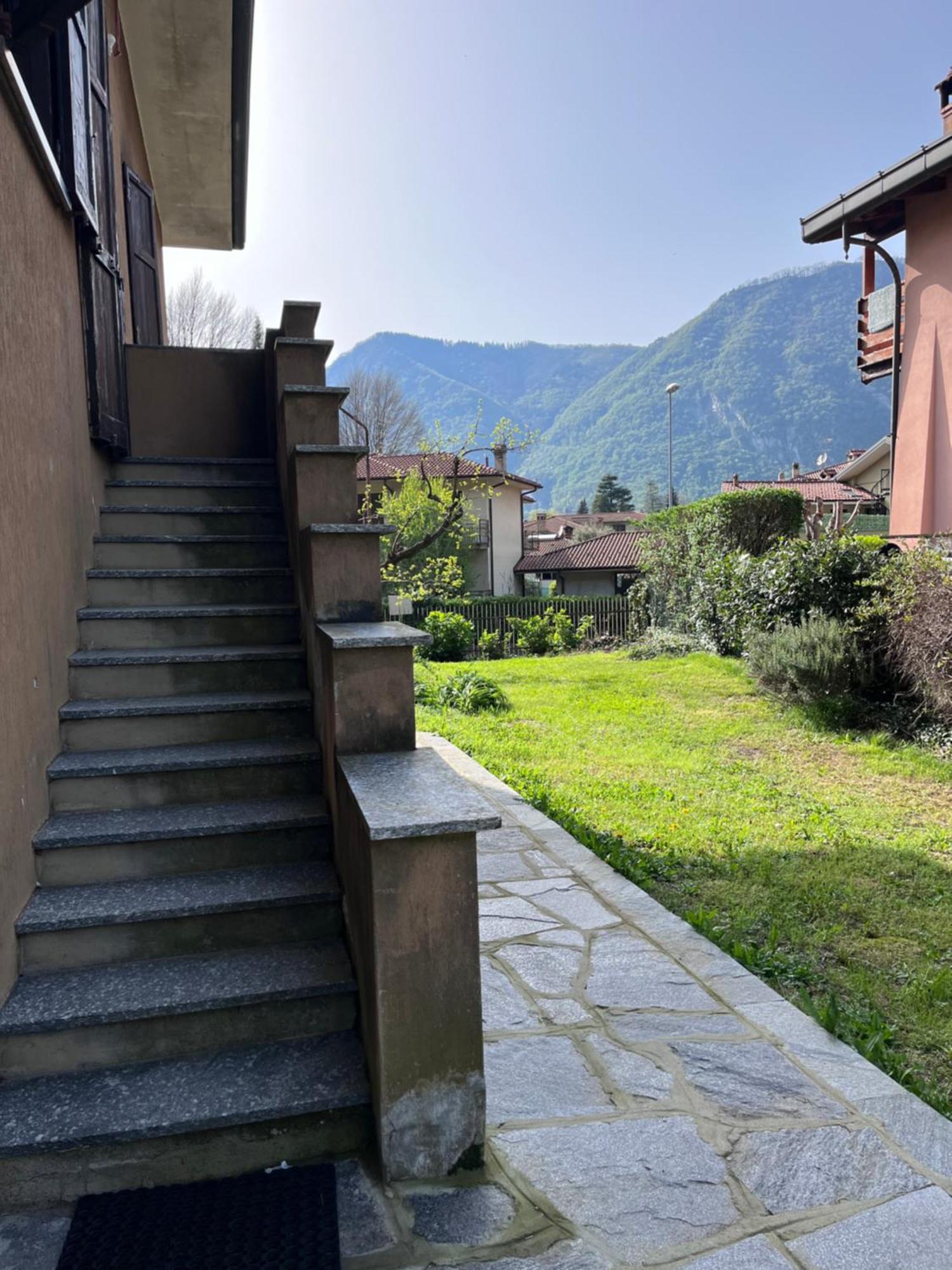 A Due Passi Dal Lago Canzo Exterior foto